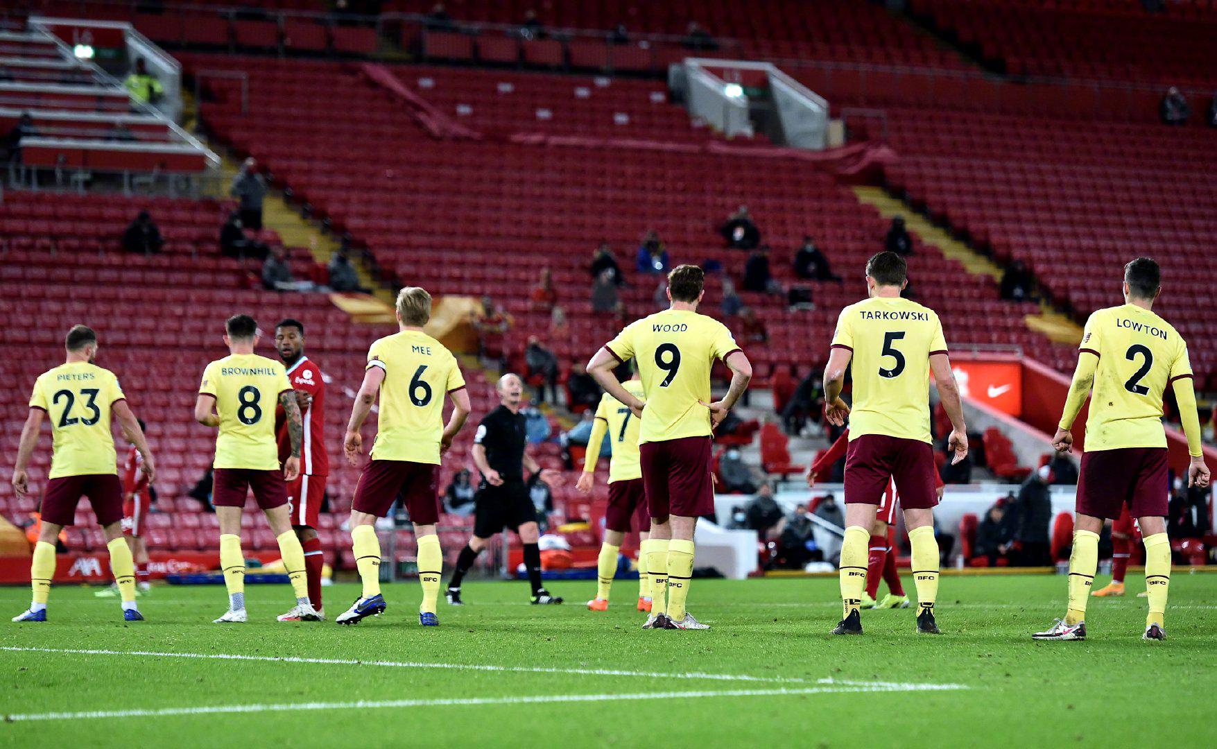 在他卓越的 在他卓越的